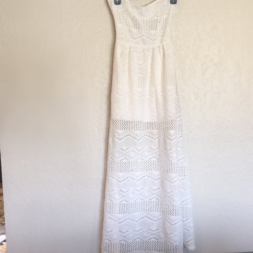 Cream Lace lined maxi with cut out bow back 💞